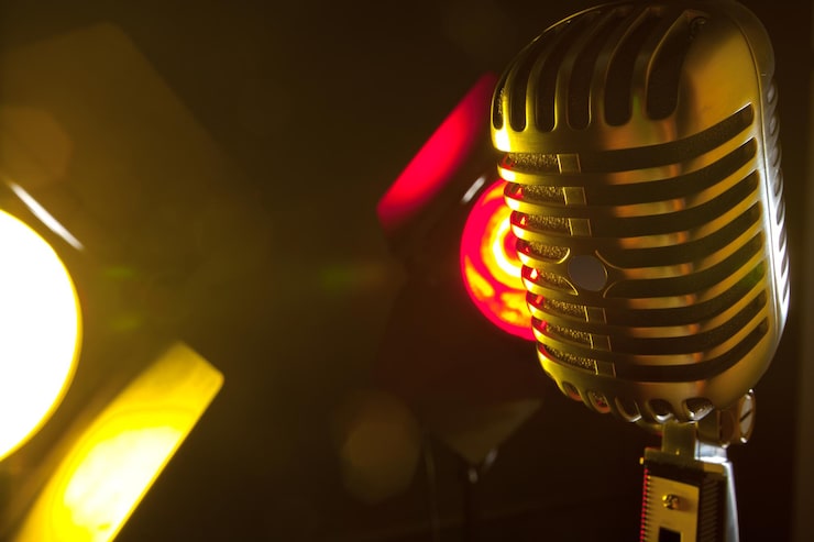 Bezpłatny plik Zdjęcie mikrofon audio w stylu retro