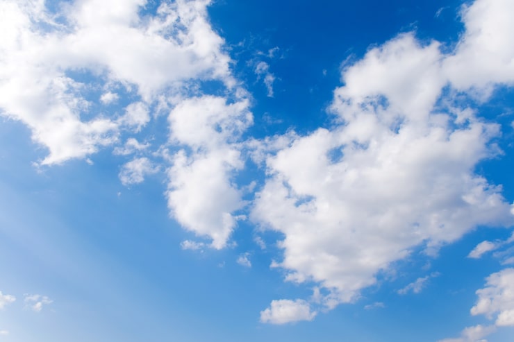 Foto gratuito cielo fantástico con nubes
