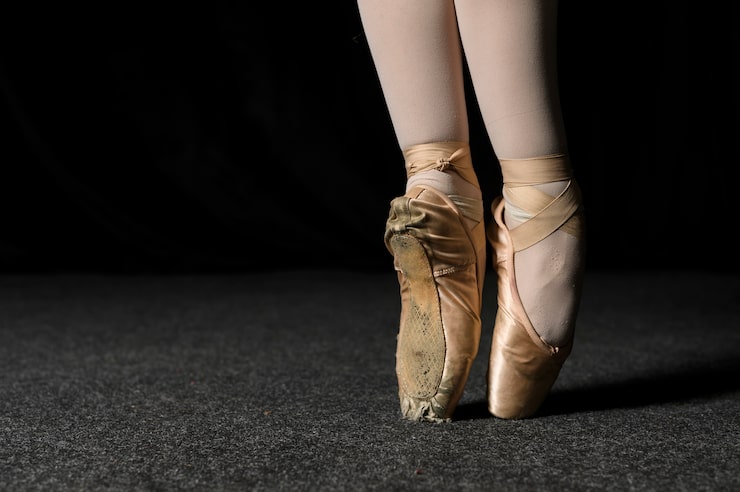 Photo Gratis close-up kaki balerina dengan sepatu pointe