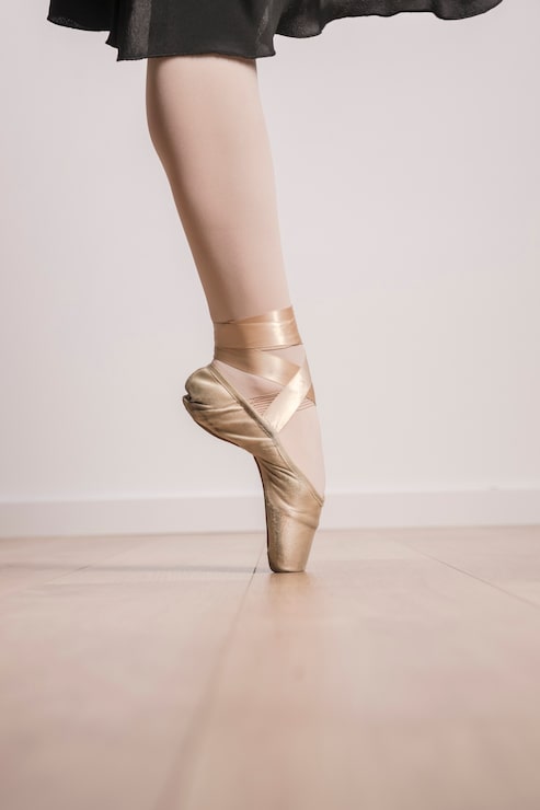 Photo Gratis close up sepatu pointe menyamping