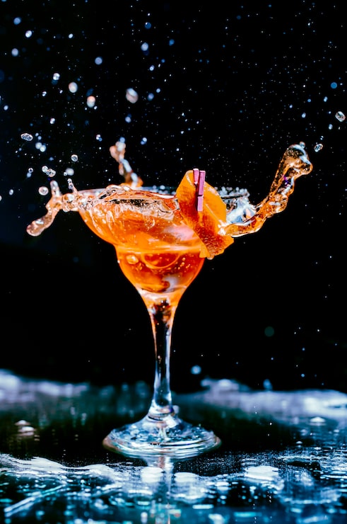 Foto gratuito cóctel con ralladura de naranja