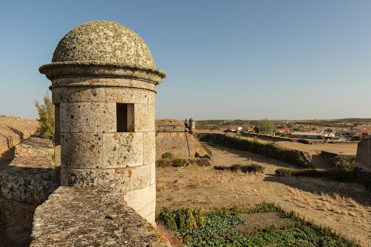 Foto gratuito foto de las antiguas murallas de almeida. portugal.