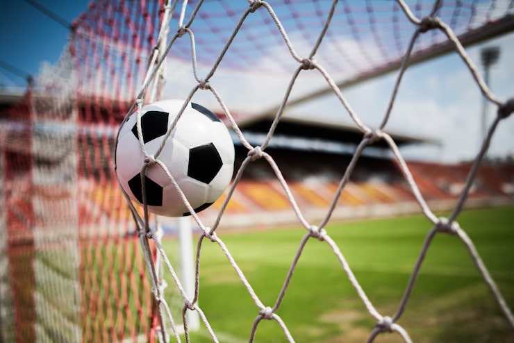 Foto gratuito el fútbol en el concepto de éxito de la meta