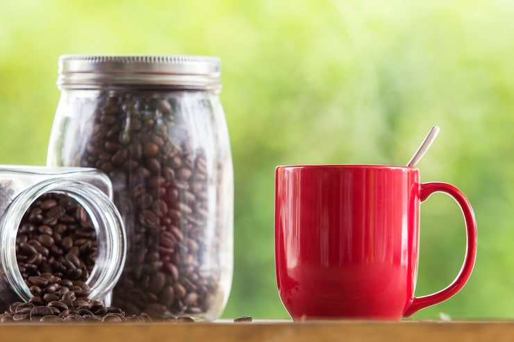 Foto gratuito habas aroma del humo de café espresso mesa