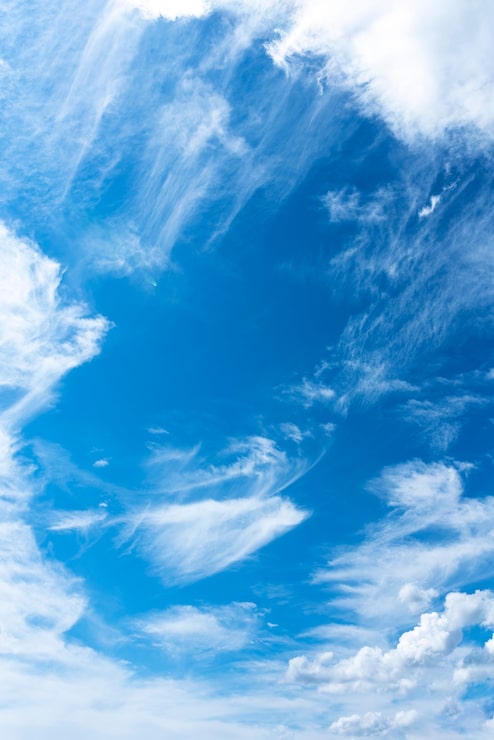 Foto gratuito hermosos paisajes del cielo durante el día