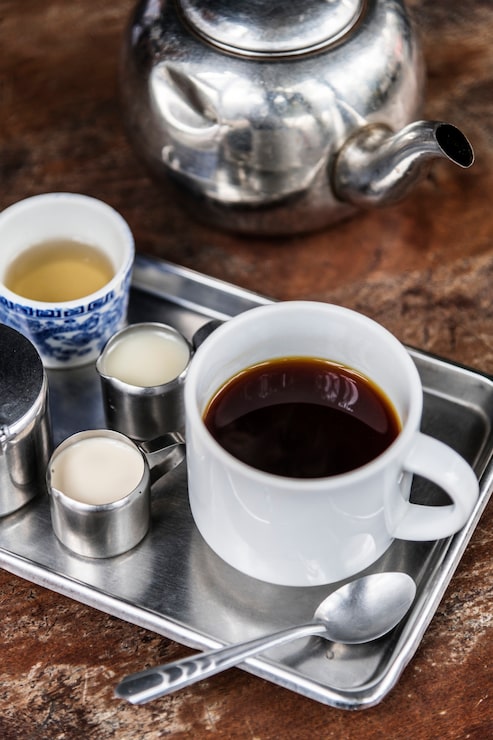 Foto gratuito juego de café asiático de estilo antiguo