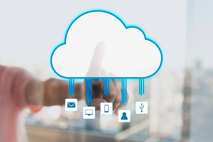 Photo Gratis konsep hosting situs web dengan cloud