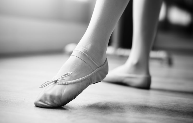 Photo Gratis konsep pertunjukan pelatihan tari balerina muda