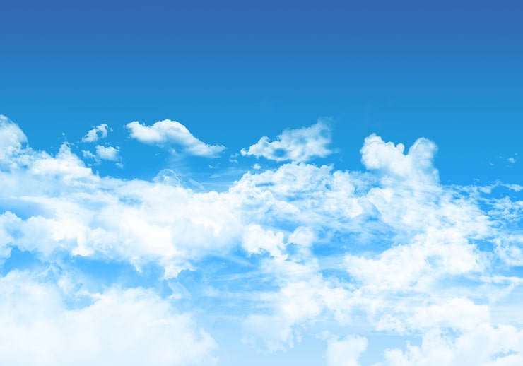 Photo Gratis latar belakang langit biru dengan awan putih halus