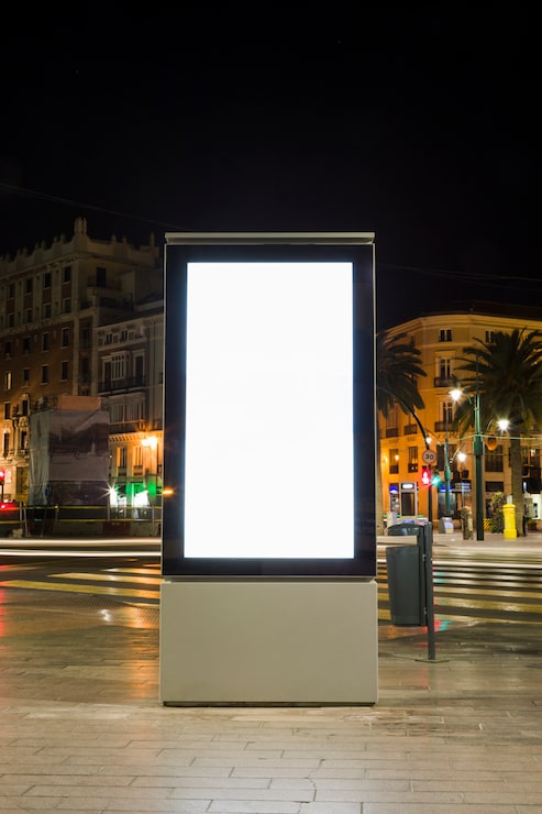 Foto gratuito luces de la ciudad nocturna