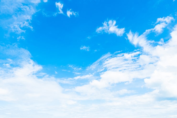 Foto gratuito nube blanca en el cielo azul