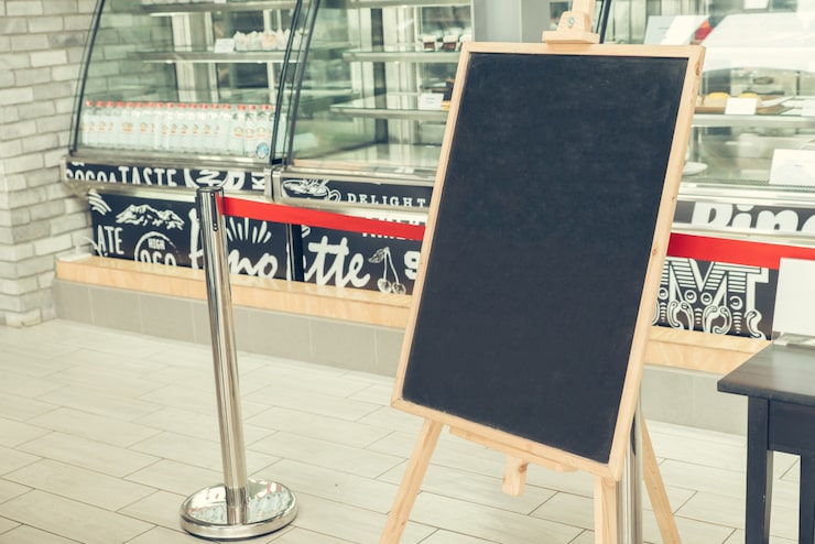 Photo Gratis papan tulis kosong sebuah restoran