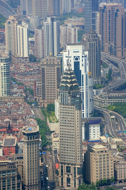 Photo Gratis pemandangan udara kota urban shanghai dengan gedung pencakar langit.