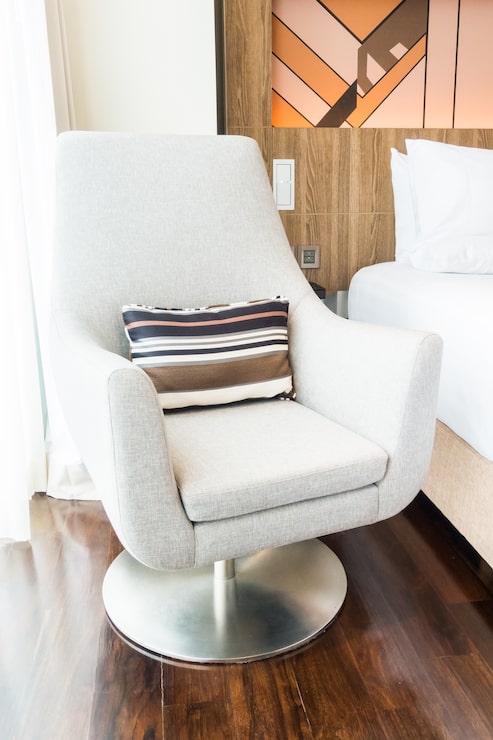 Foto gratuito sillón con un cojín