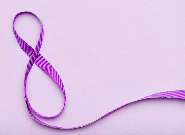 Foto gratuito símbolo de la cinta del 8 de marzo