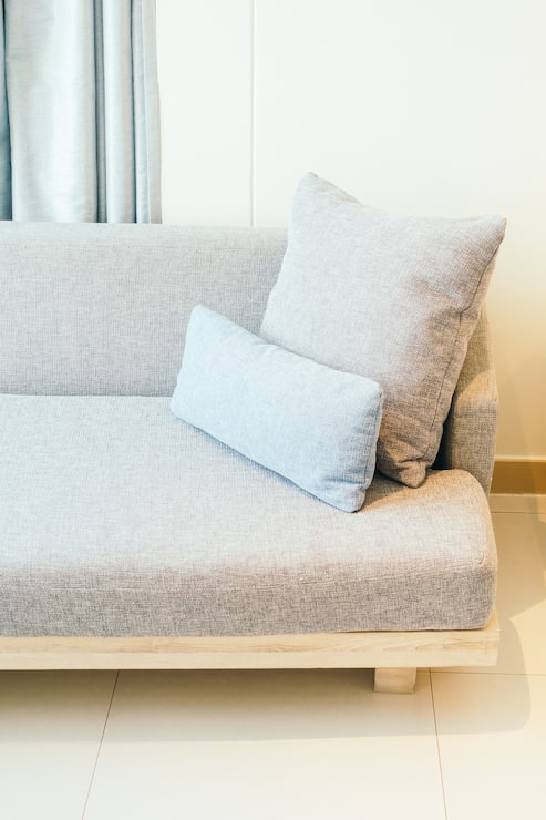 Foto gratuito sofá muebles almohadas relajarse moderna