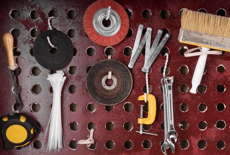 Foto gratuito surtido de herramientas de trabajos artesanales