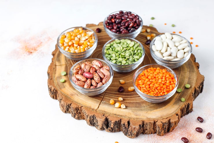 Foto gratuito surtido de legumbres y frijoles comida proteica vegana saludable.