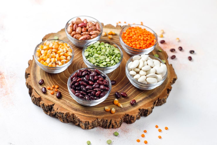 Foto gratuito surtido de legumbres y frijoles comida proteica vegana saludable.