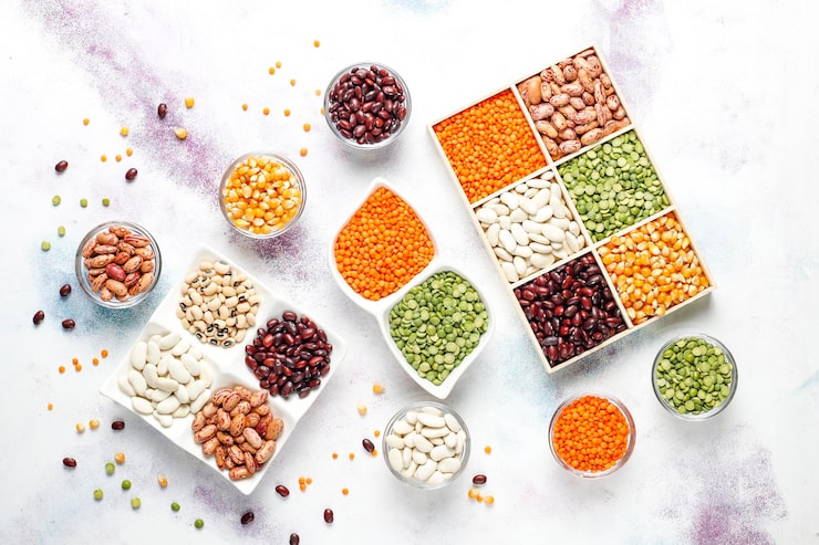 Foto gratuito surtido de legumbres y frijoles comida proteica vegana saludable.