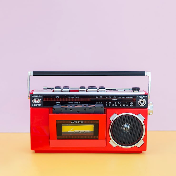 Foto gratuito vista frontal del concepto de música con radio