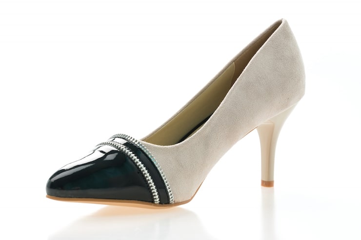 Foto gratuito zapatos de tacón alto