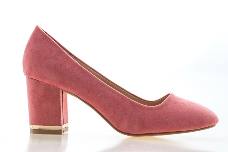 Foto gratuito zapatos de tacón alto