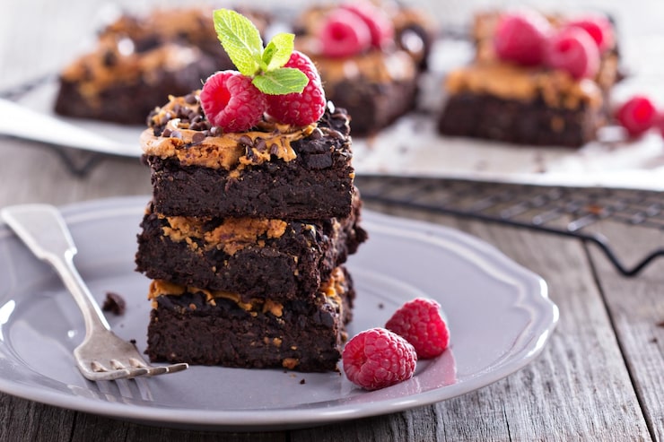 Foto gratuito brownies con burro di arachidi