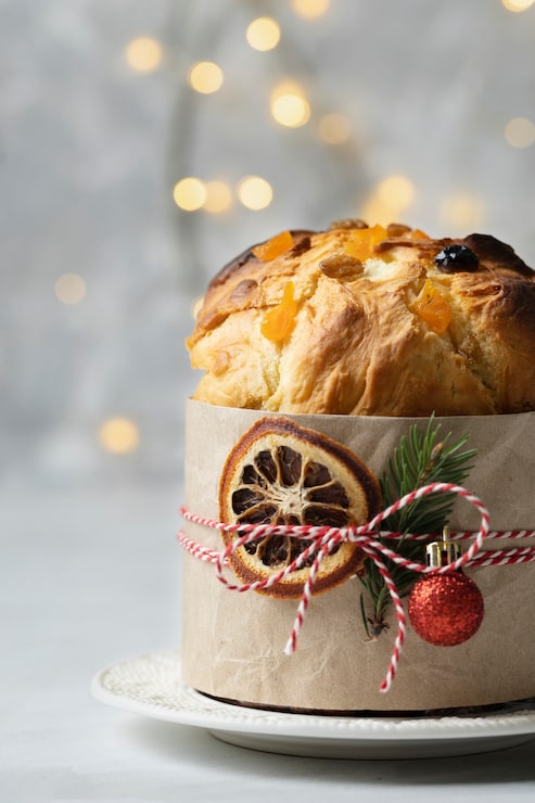 Foto gratuito delizioso panettone natalizio