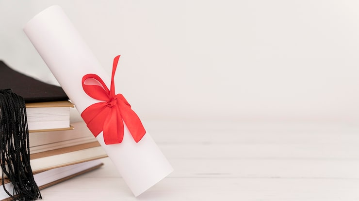 Foto gratuito spazio della copia del certificato del diploma di laurea