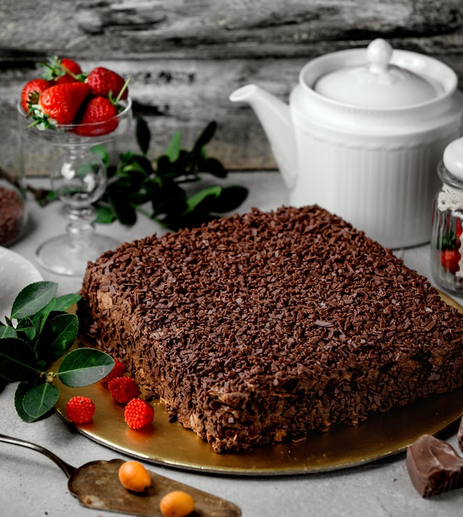 Foto gratuito torta al cioccolato in tavola