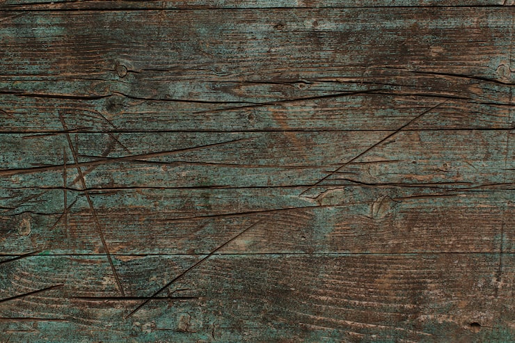 Foto gratuito vecchia superficie in legno scuro