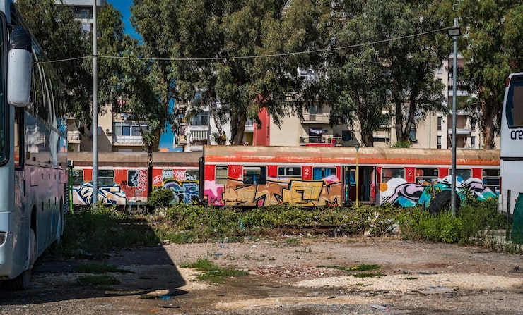 Photo durres albania 3 september 2022 kereta tua yang diparkir di durres foto berkualitas tinggi