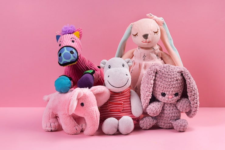 Foto grátis arranjo de brinquedos de pelúcia.