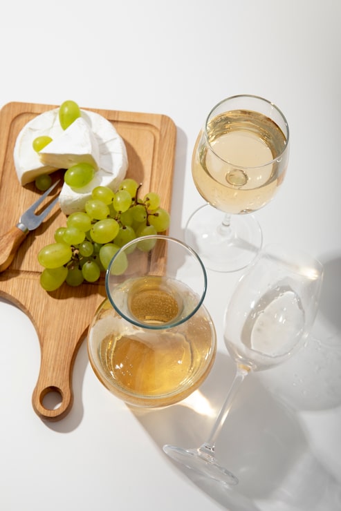 Foto grátis delicioso vinho de alta qualidade natureza morta