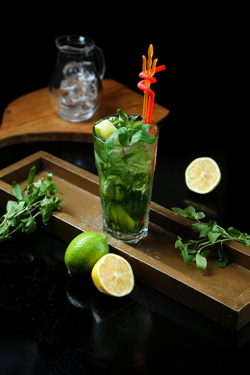 Foto grátis mojito clássico tradicional na mesa