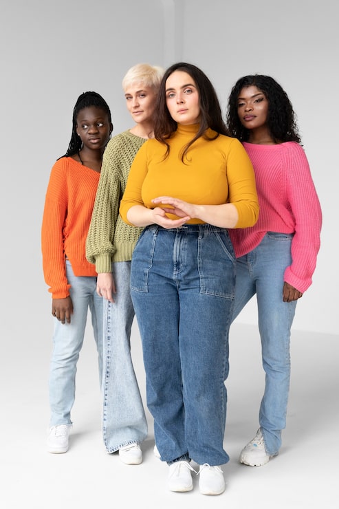 Foto grátis mulheres juntas e cuidando umas das outras