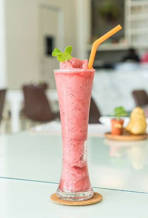 Foto grátis smoothie de bagas mistas