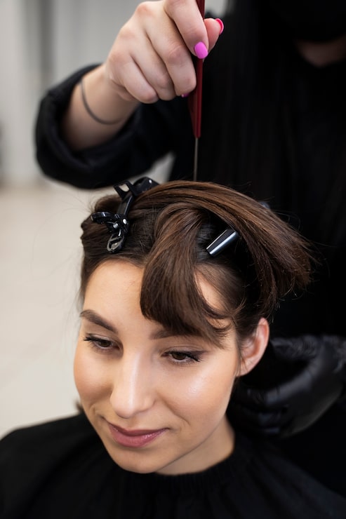 Kostenlose Foto schönes haar im prozess der keratinbehandlung