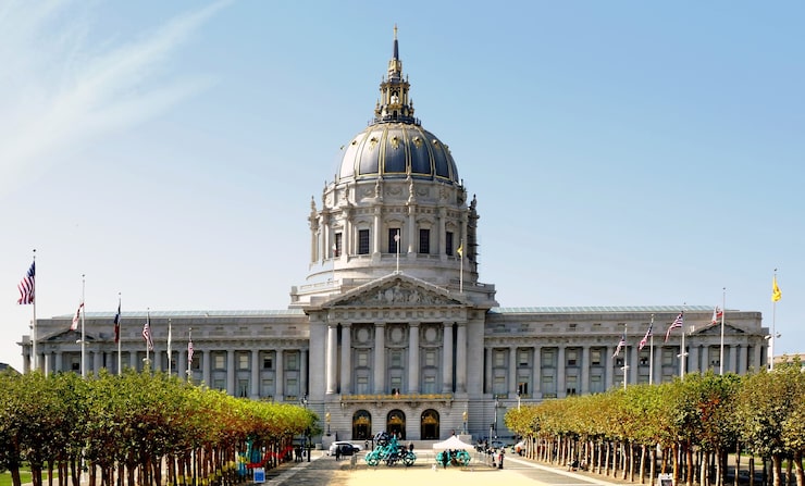 Foto exterior del edificio del ayuntamiento de san francisco
