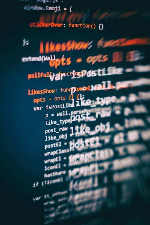 Foto los gerentes de proyecto trabajan con una nueva idea. desarrollo de software www. desarrollador de aplicaciones móviles. proyecto de inicio innovador. código de programación del sitio web. negocio de ti.