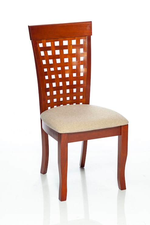 Foto silla de madera clásica aislada sobre fondo blanco para la cocina y la sala de estar. diseño de interiores.