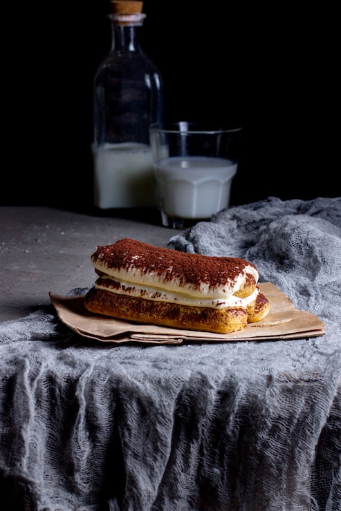 Gratis Bild chokladéclairer på bordet