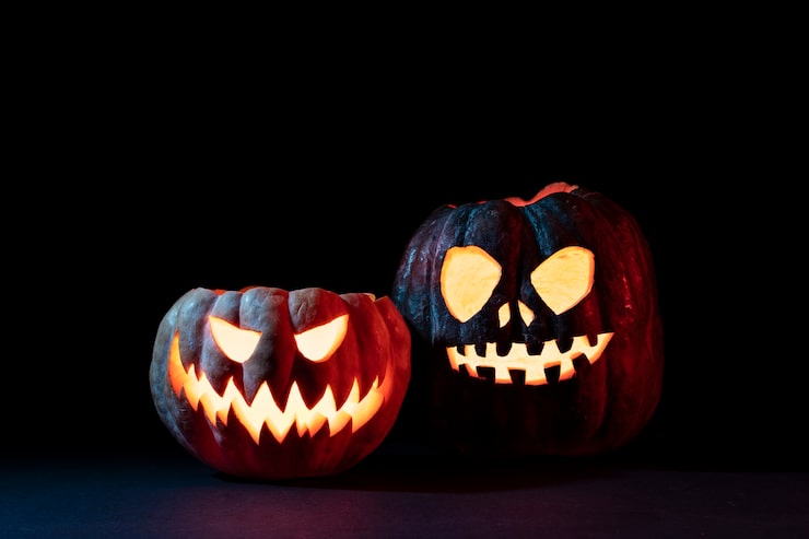 Gratis Bild diverse kusliga halloweengravyrer i pumpor