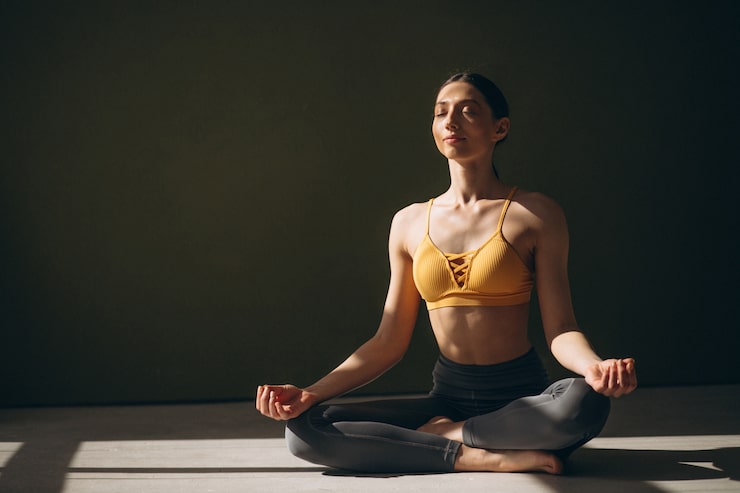 Gratis Bild kvinna som utövar yoga