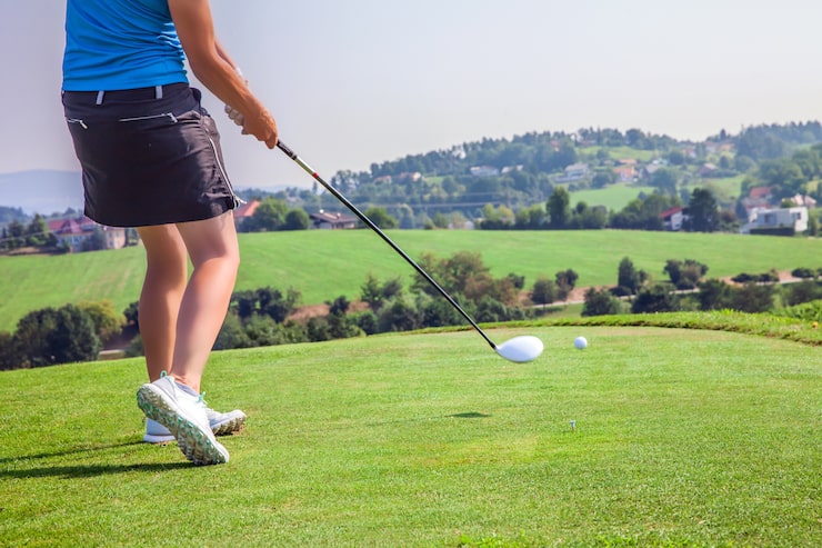 Gratis Bild kvinnlig professionell golfare som spelar på golfbanan zlati gric i slovenien