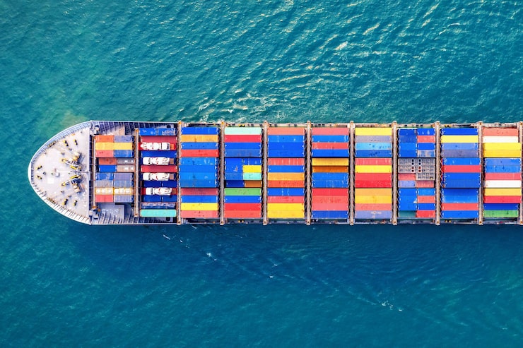 Gratis Foto luftfoto af containerskib på havet.