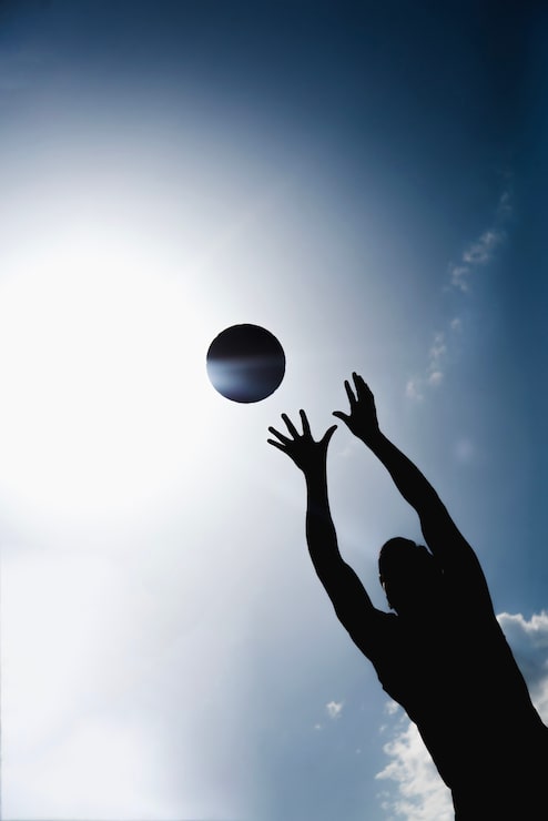 Gratis Bild silhuett av basketspelare