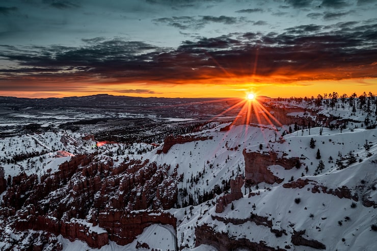 Gratis Bild snöigt vinterlandskap