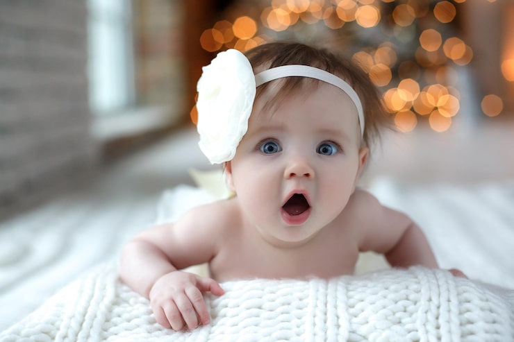 Gratis Foto sød baby med legetøj
